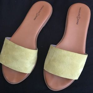 Treasure & Bound suede slides